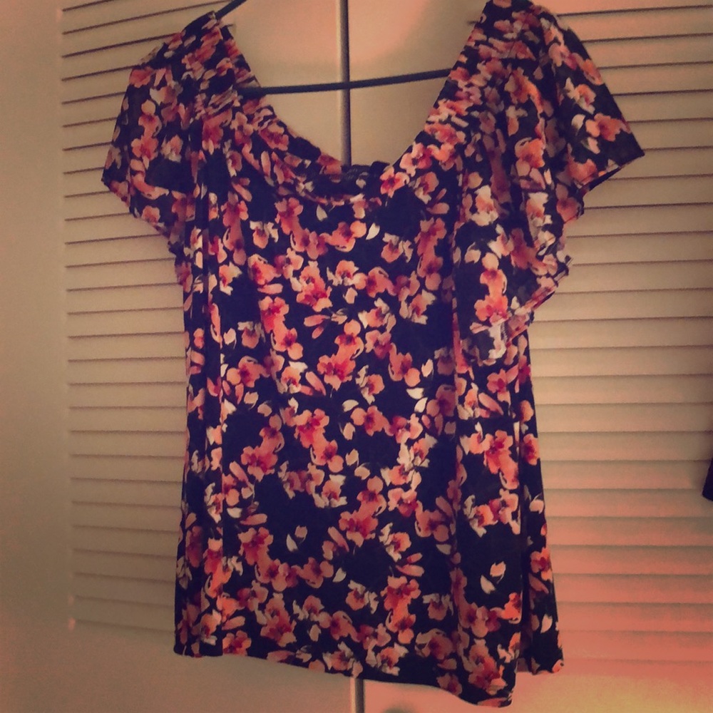White House black market top